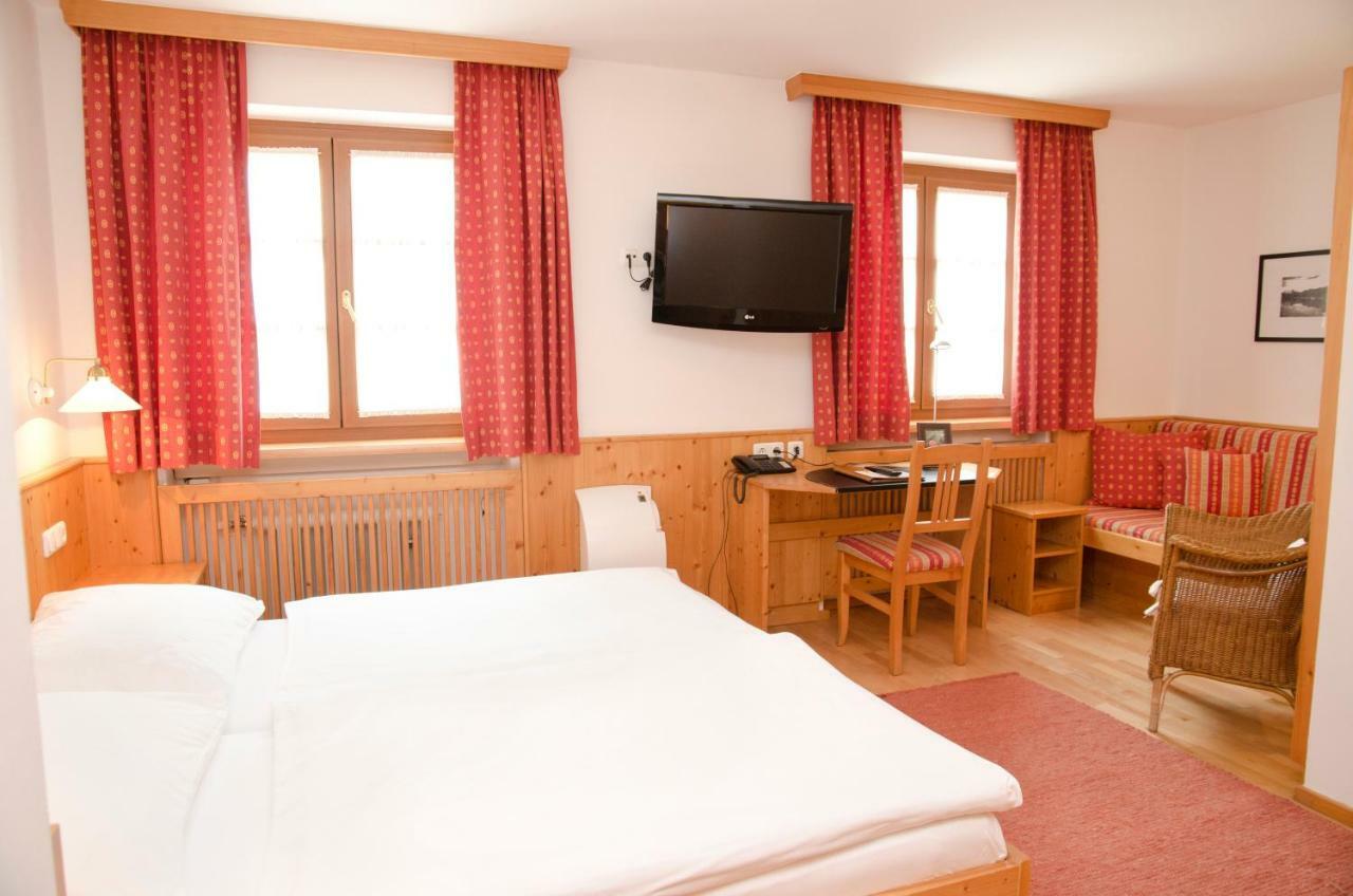 Hotel Gasthof Koenig เครมสมุนส์เตอร์ ภายนอก รูปภาพ