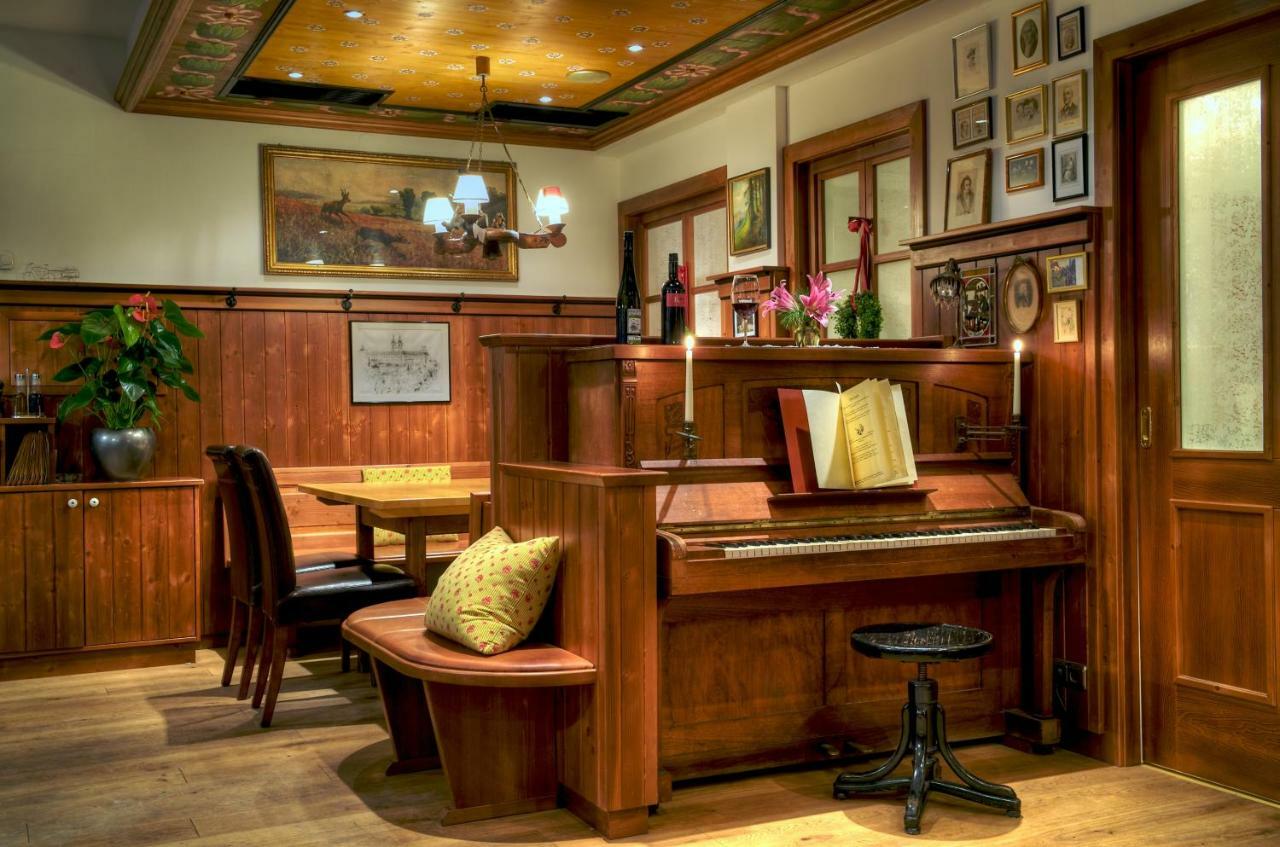 Hotel Gasthof Koenig เครมสมุนส์เตอร์ ภายนอก รูปภาพ
