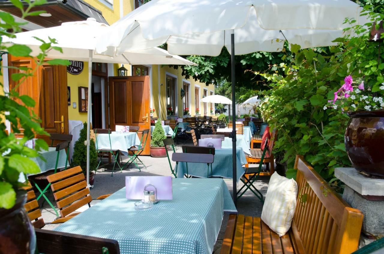 Hotel Gasthof Koenig เครมสมุนส์เตอร์ ภายนอก รูปภาพ
