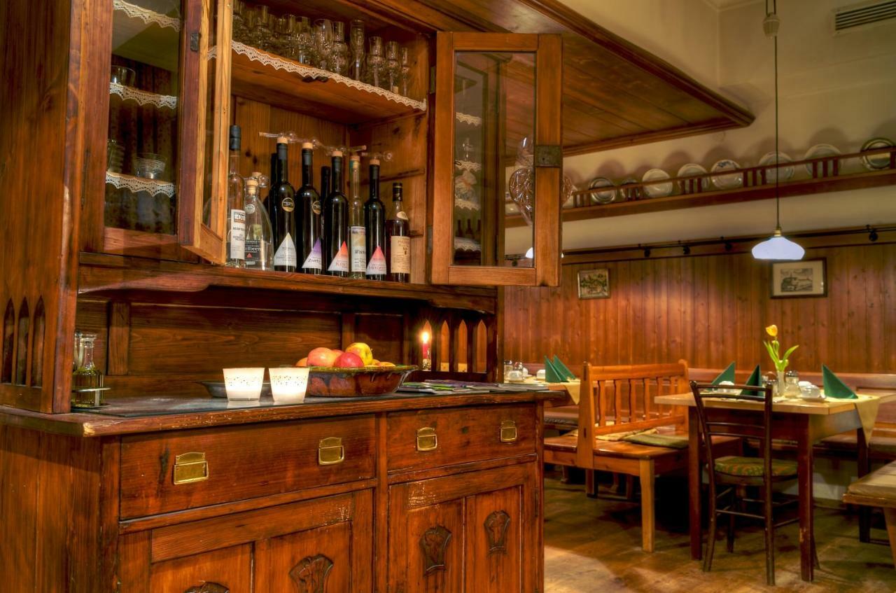 Hotel Gasthof Koenig เครมสมุนส์เตอร์ ภายนอก รูปภาพ